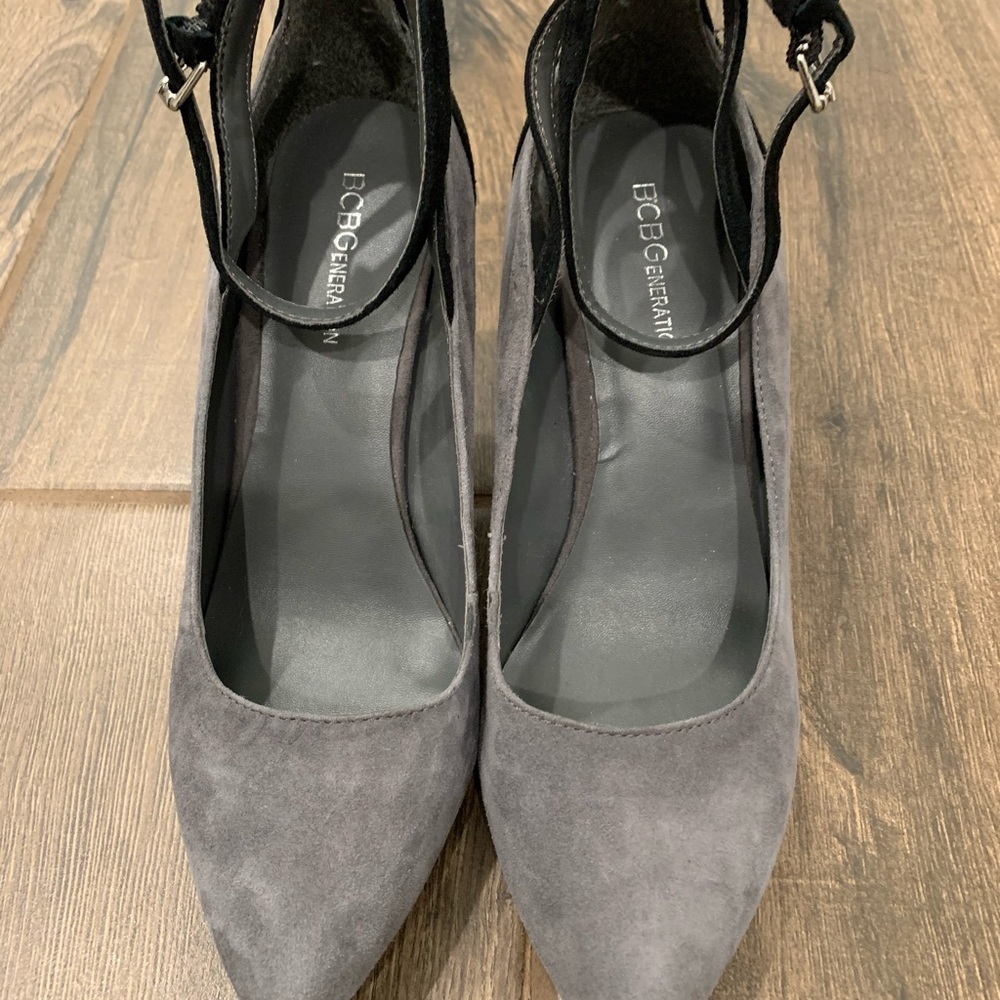 8M BCBGeneration High Heels w/Ankle Strap - Picture 3 of 3